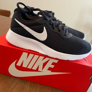 Nike Women’s Tanjun Shoes